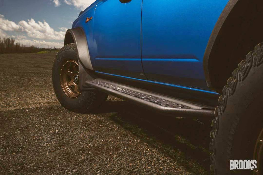 Go Rhino - Ford Bronco (Not Sport) Dominator Xtreme D6 Side Steps with Rocker Panel Mounting Brackets Kit Black